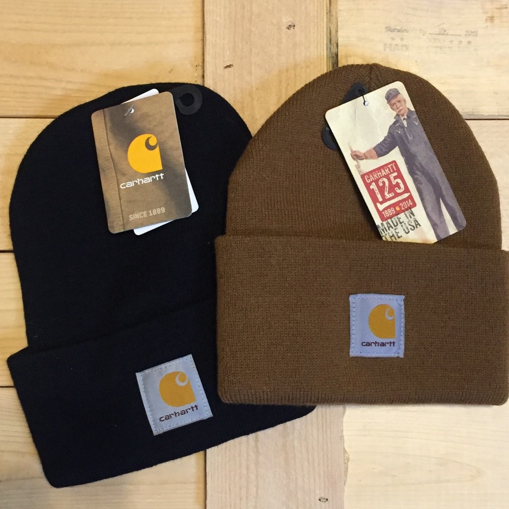 2 men’s Carhartt beanies stocking hats